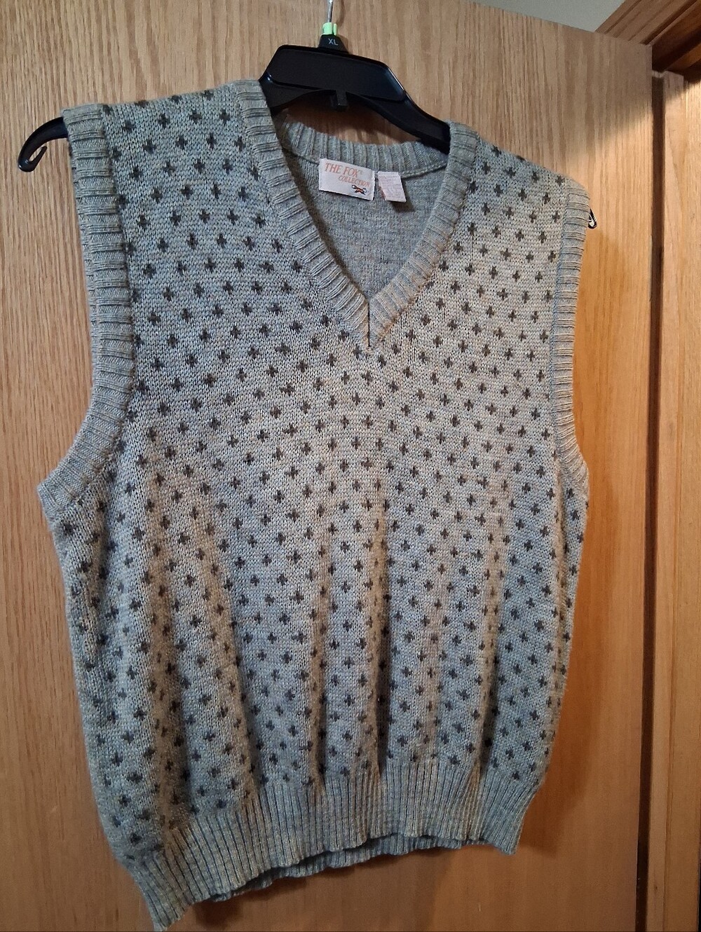 vintage knit sleeveless sweater Vest from the Fox Collection Pullover Sz 42-44